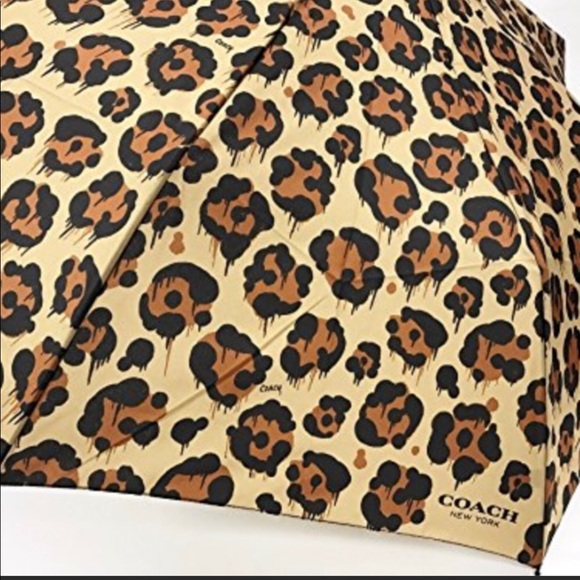 NWT Coach full size wild animal print umbrella - Picture 2 of 7